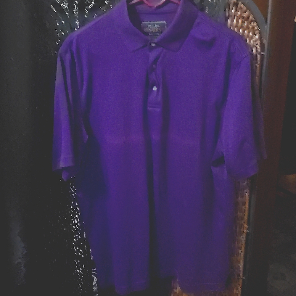 Men's polo shirt size M.
